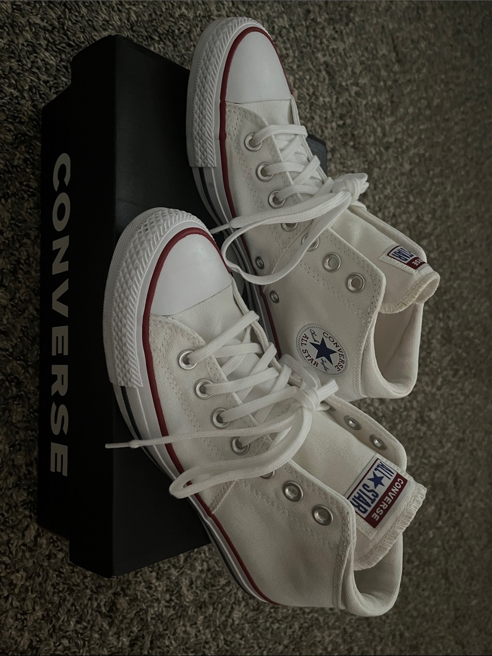 White Converse All Star Women’s 8.5